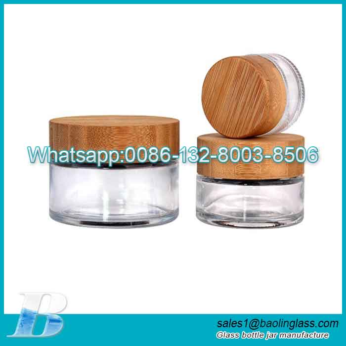 Botellas de vidrio transparente con lados rectos Tapas de bambú para cosméticos
