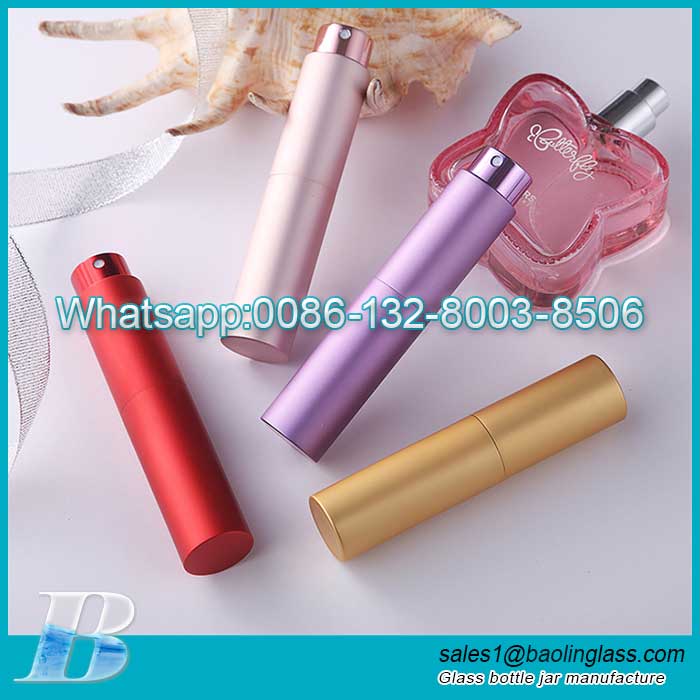 Vendite calde Bottiglia di vetro per tubo di profumo riutilizzabile portatile multi-colore da 8 ml 10 ml Twist Open