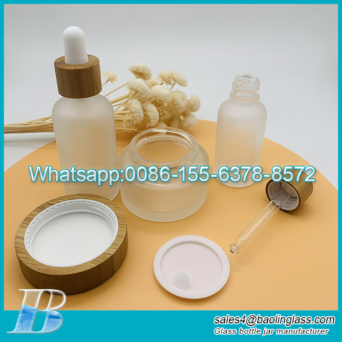 Nuevo producto 15ML 30ML 50ml 1OZ Botella de aceite esencial de vidrio vacía con tapa a prueba de niños con cuentagotas de bambú