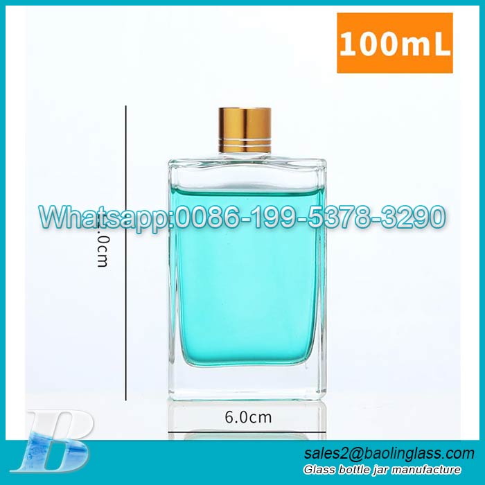 Fabricado na China Venda quente 100ml Transparente Mini álcool bittles Vinho Whisky Vodka Spirit Licor Garrafa de vidro para fabricação de bordo