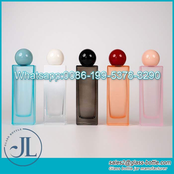Bouteille de parfum en verre carrée vide de luxe de haute qualité de 50 ml pour emballer l'huile parfumée