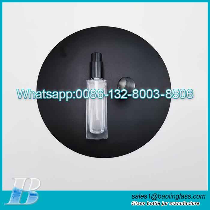 30ml Cosmetic Glass Bottle with Pump