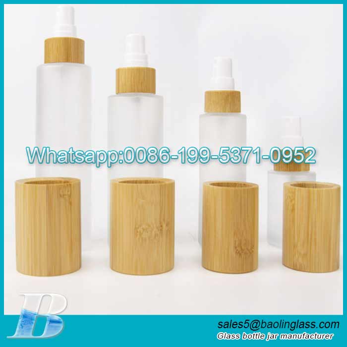 Sérum de lotion d'huile essentielle de couvercle en bambou de bouteille de lotion en verre dépoli personnalisé
