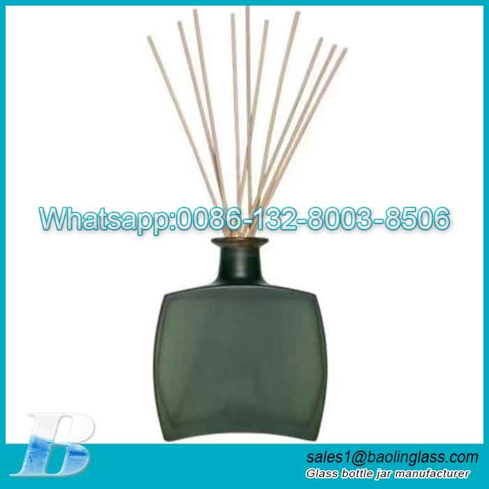 100ml Custom Green Color Aromatherapy Diffuser Glass Bottle with sticks