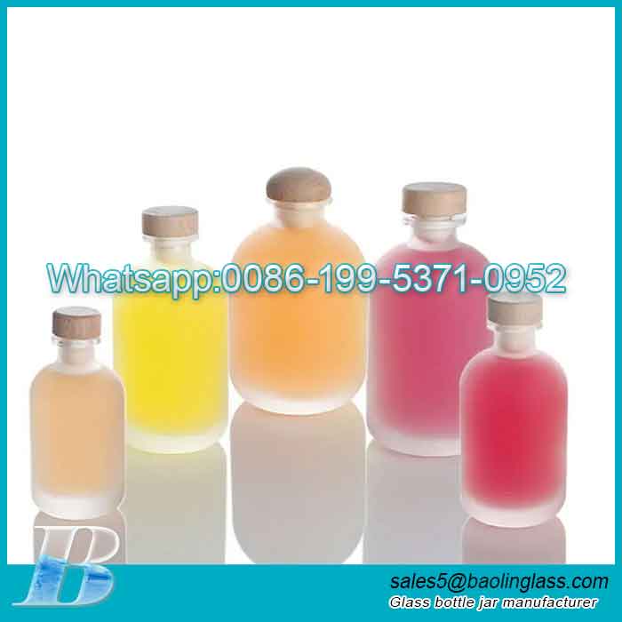 Factory wholesale 200ml 250ml 500ml glass bottle frosted for juice spirits liquor with cork