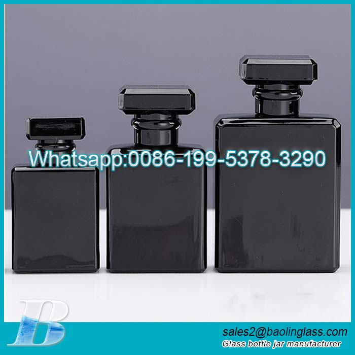 30ml 50ml 100ml Customize Black glass perfume bottle with Sparyer Lid