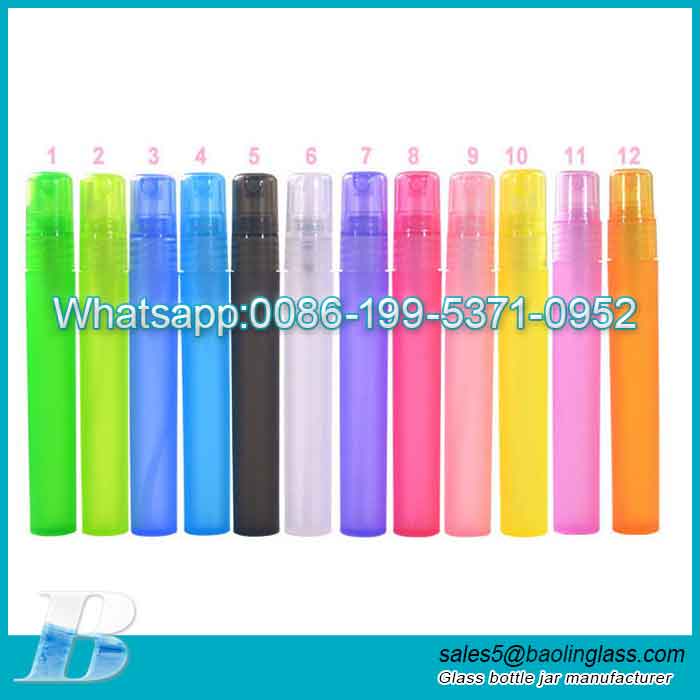 Bouteilles de parfum rechargeables vides de tube en plastique givré coloré