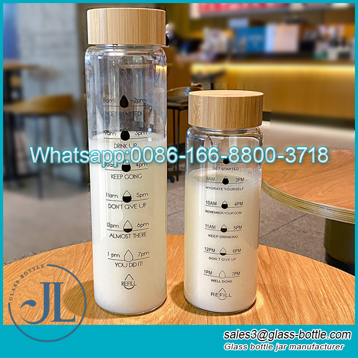 Tasse à eau en verre à haute teneur en borosilicate avec couvercle en bambou