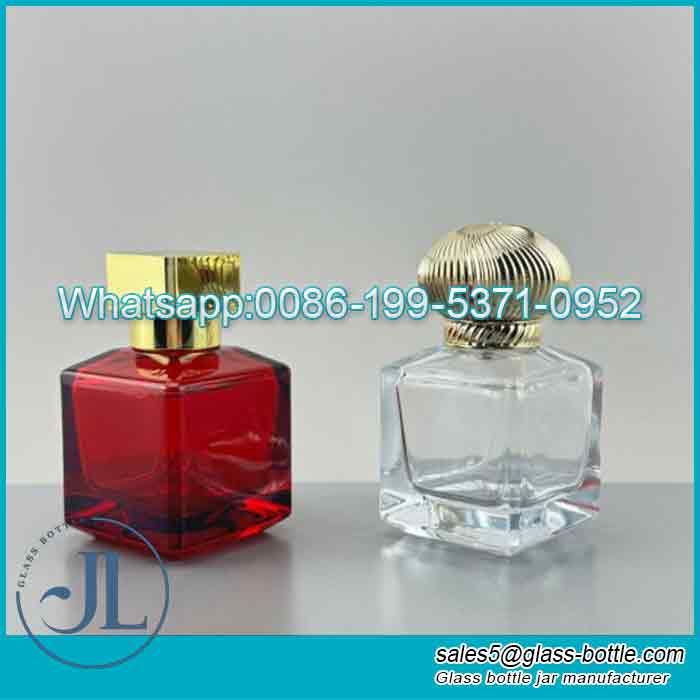 Botella de vidrio de perfume cuadrada roja personalizada de 50 ml con tapa al por mayor